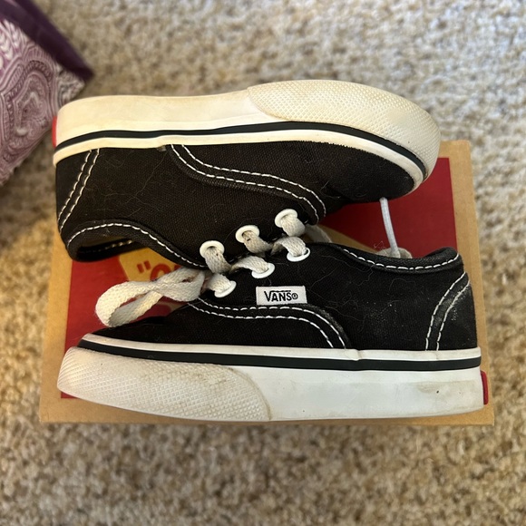 Toddler Heritage Lace Up Vans - Size 4 - Picture 4 of 6
